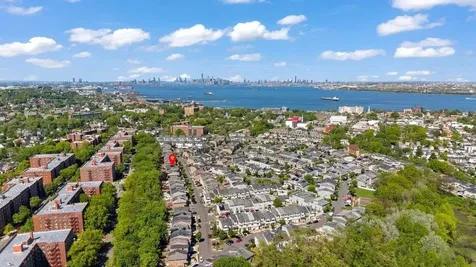 84 Long Pond Lane New York City NY 10304