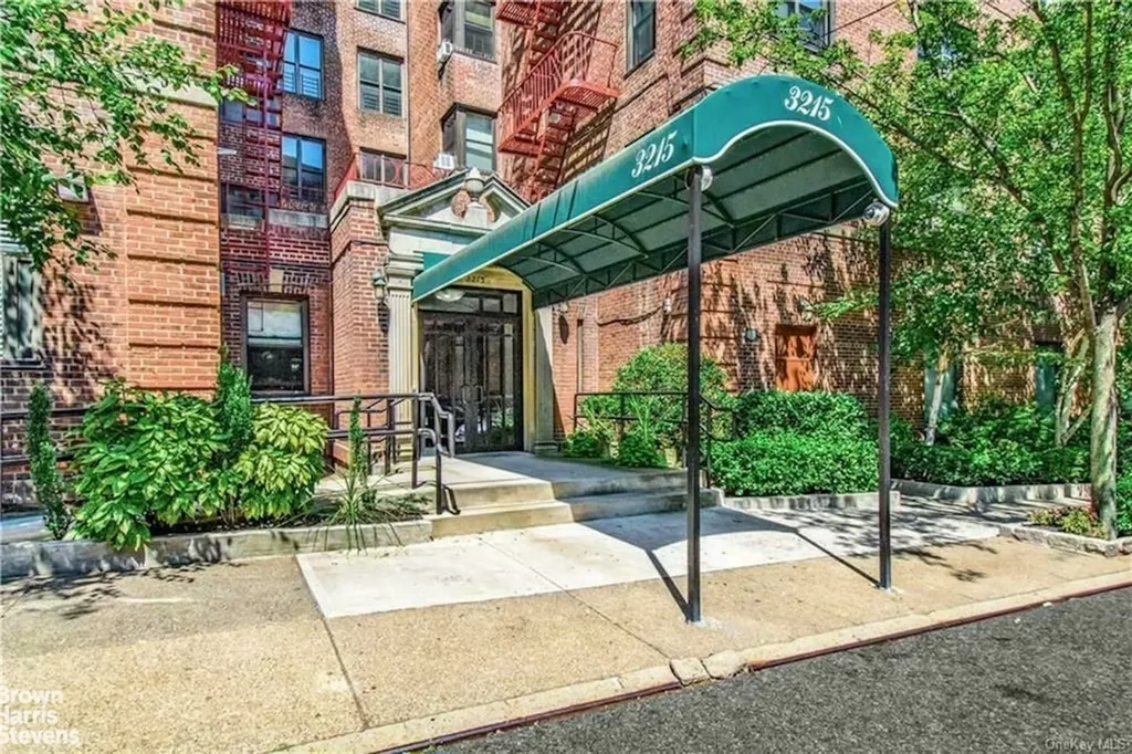 3215 Netherland Avenue New York City NY 10463