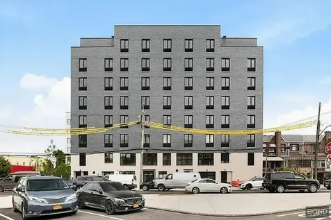 906 E New York Avenue New York City NY 11203