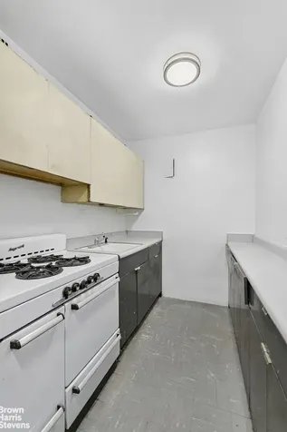 330 E 33rd Street New York City NY 10016