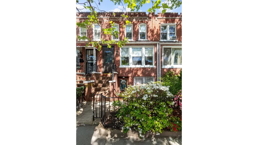 401 E 35th Street New York City NY 11203