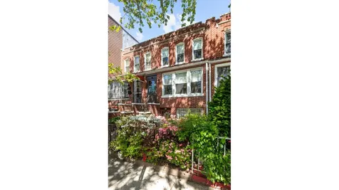 401 E 35th Street New York City NY 11203