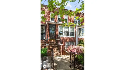 401 E 35th Street New York City NY 11203