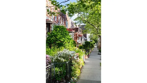 401 E 35th Street New York City NY 11203