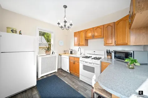 111 Rochelle Street New York City NY 10464