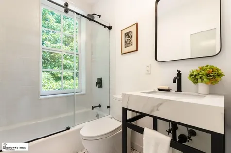 72 Verandah Place New York City NY 11201