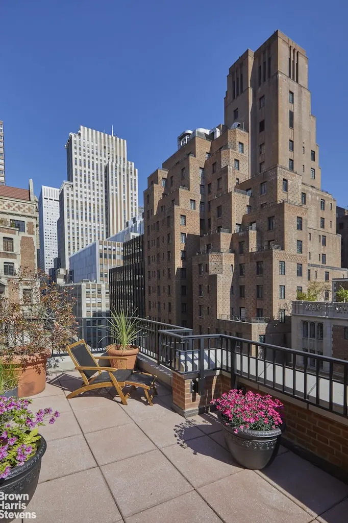 324 E 41st Street New York City NY 10017