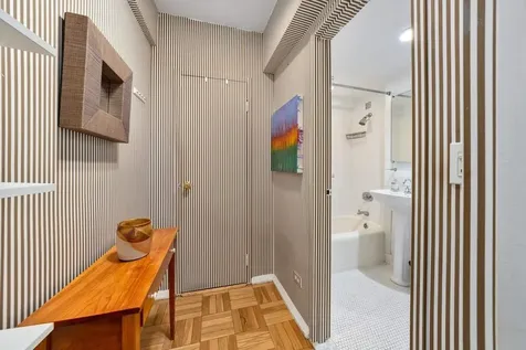 305 E 72nd Street New York City NY 10021