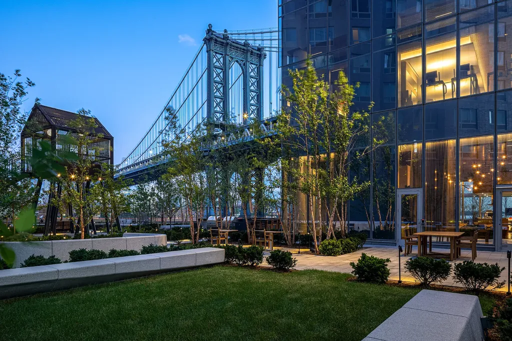 252 South Street New York City NY 10002