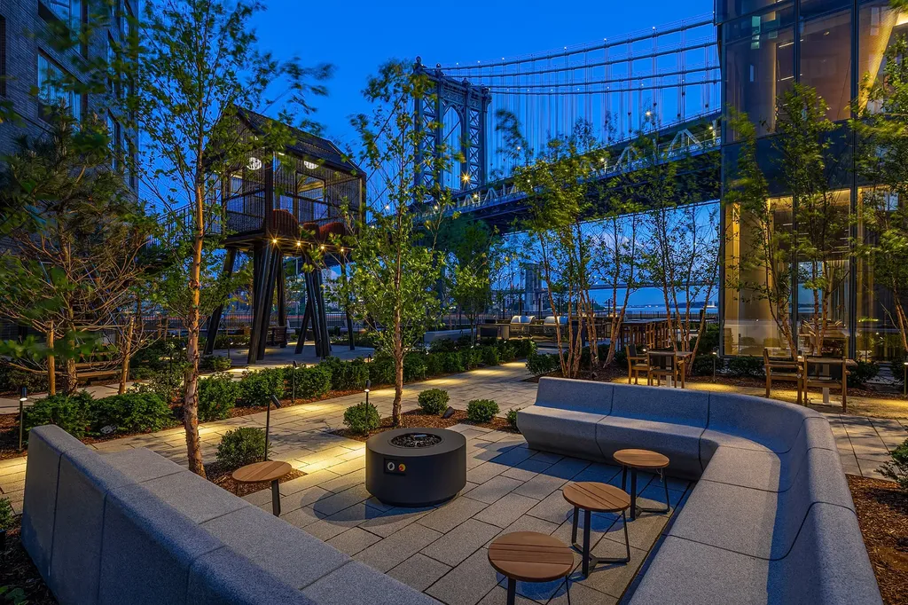 252 South Street New York City NY 10002