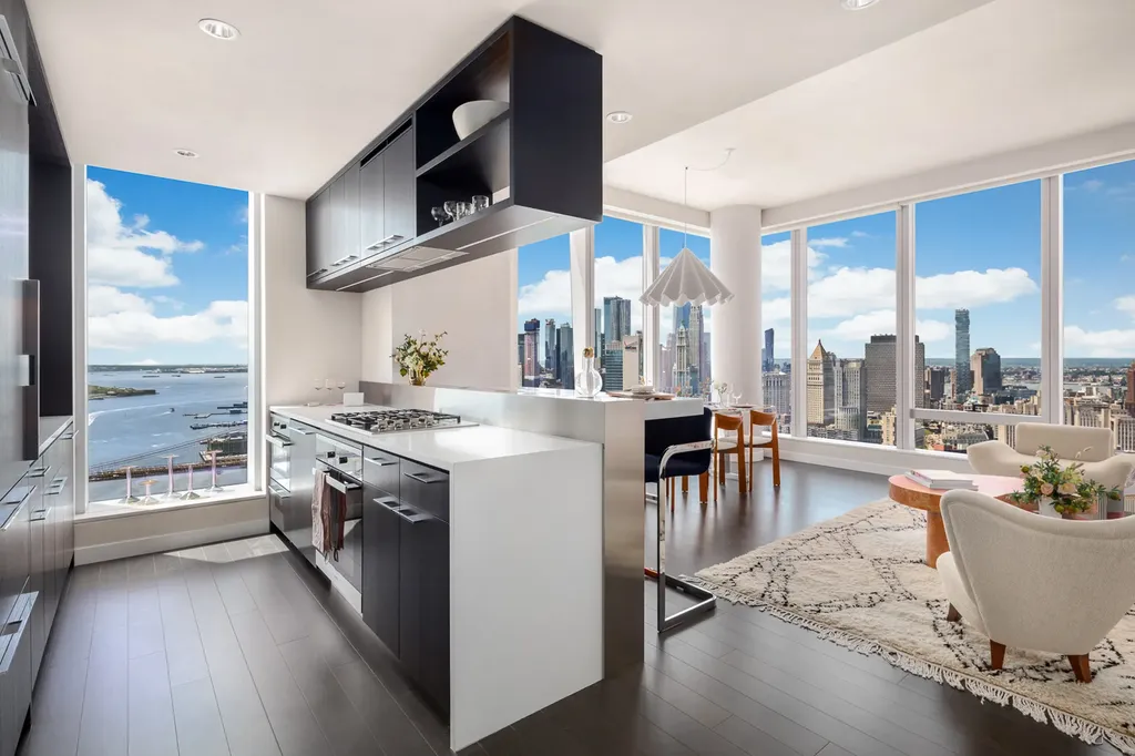 252 South Street New York City NY 10002