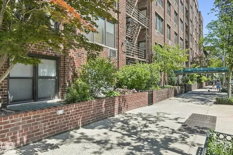 211 E 18th Street New York City NY 10003