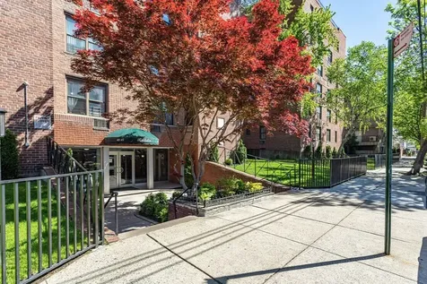 65-15 38th Avenue New York City NY 11377