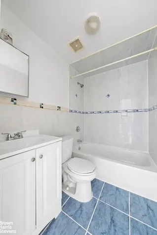 17 Tessa Court New York City NY 10304