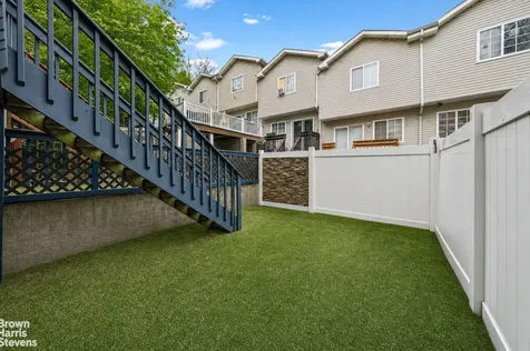 17 Tessa Court New York City NY 10304