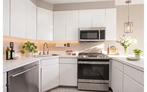 181 7th Avenue New York City NY 10011