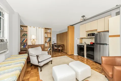 3935 Blackstone Avenue New York City NY 10471