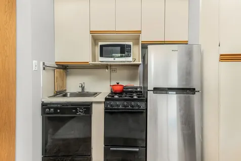 3935 Blackstone Avenue New York City NY 10471