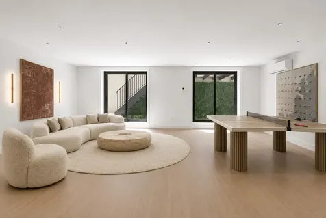 386 Kosciuszko Street New York City NY 11221