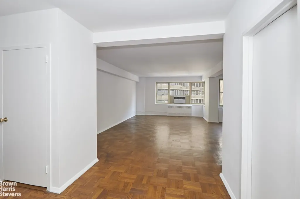 415 E 52nd Street New York City NY 10022