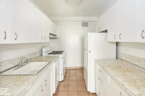 415 E 52nd Street New York City NY 10022