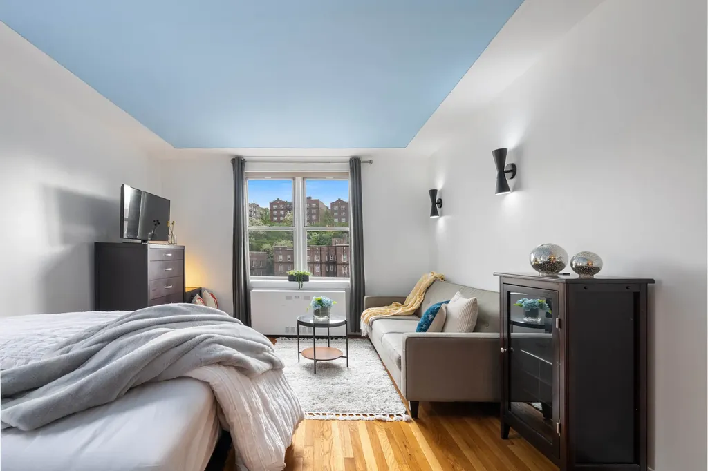 153 Bennett Avenue New York City NY 10040