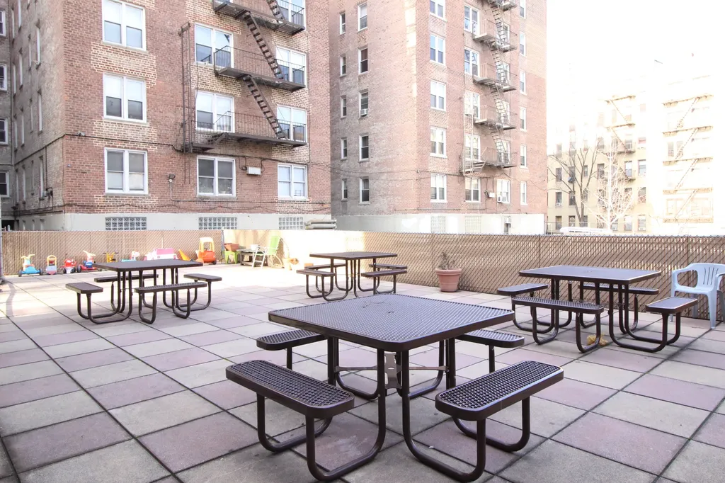 153 Bennett Avenue New York City NY 10040