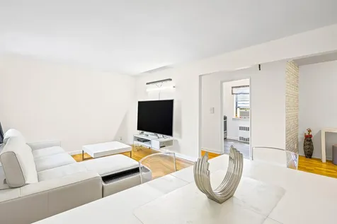 147-10 84th Road New York City NY 11435