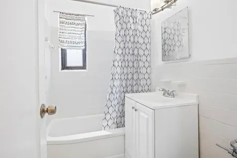 147-10 84th Road New York City NY 11435
