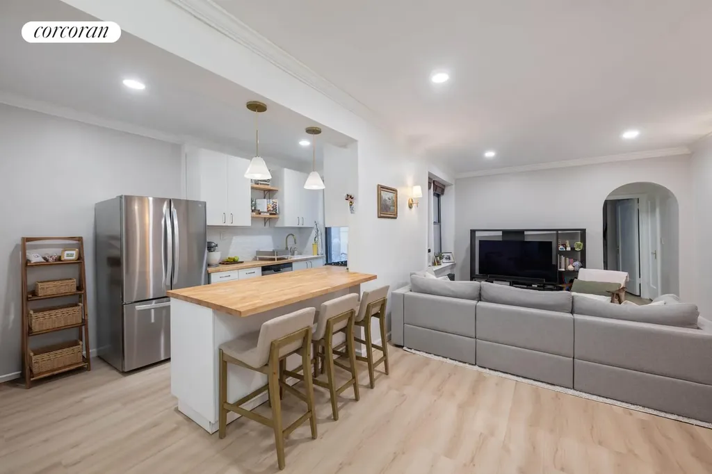 225 Bennett Avenue New York City NY 10040