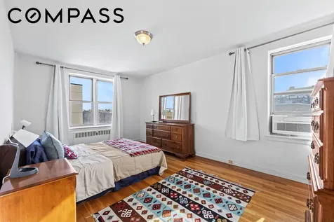 325 E 201st Street New York City NY 10458