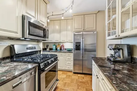 60 Sutton Place S New York City NY 10022