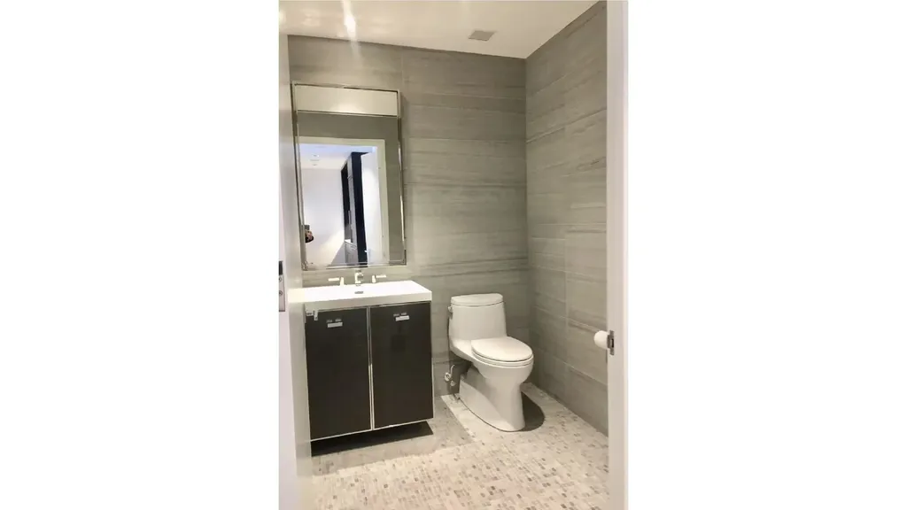 252 South Street New York City NY 10002