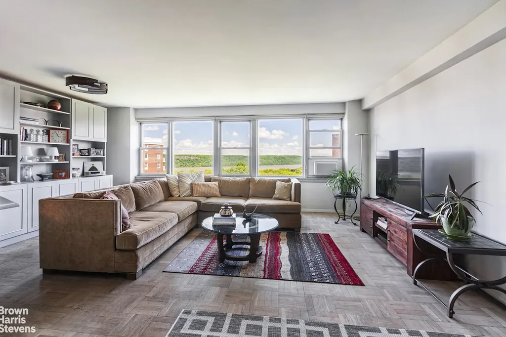 4525 Henry Hudson Parkway W New York City NY 10471