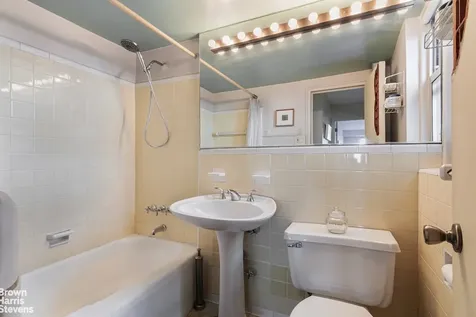 4525 Henry Hudson Parkway W New York City NY 10471