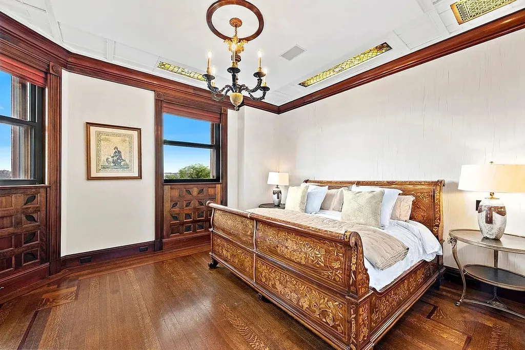 25 Riverside Drive New York City NY 10023