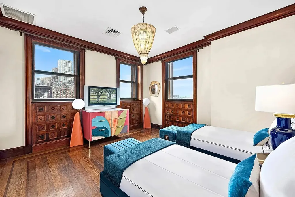 25 Riverside Drive New York City NY 10023
