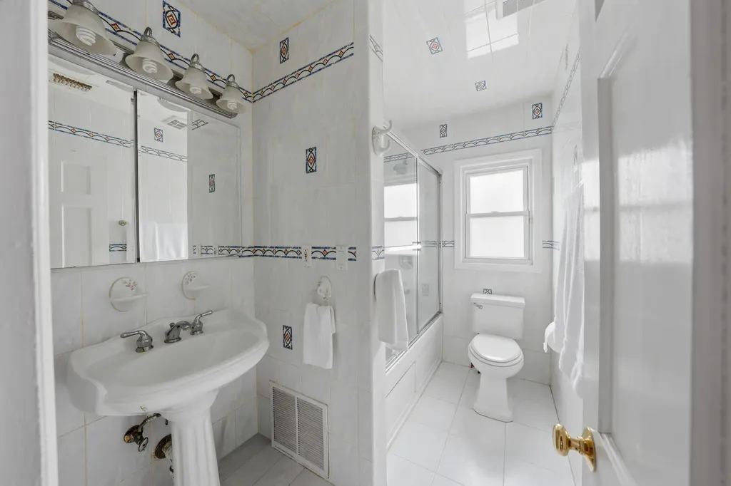1142 Bay 25th Street New York City NY 11691