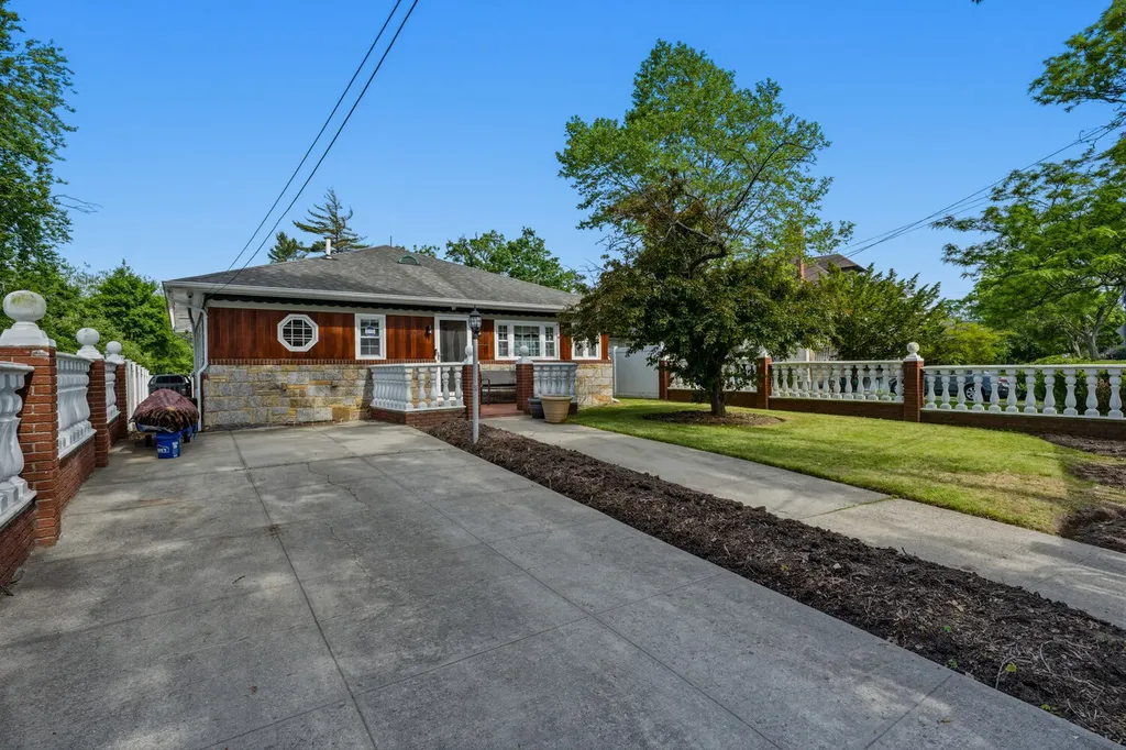 1142 Bay 25th Street New York City NY 11691