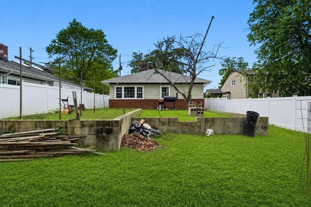 1142 Bay 25th Street New York City NY 11691