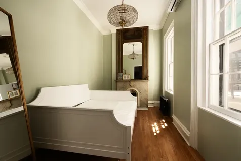 428 W 20th Street New York City NY 10011