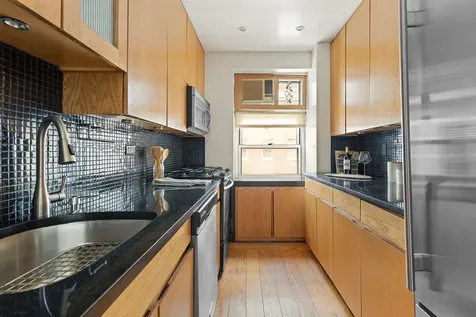 25 Sutton Place S New York City NY 10022