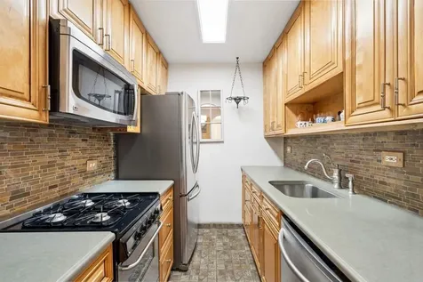 25 Sutton Place S New York City NY 10022