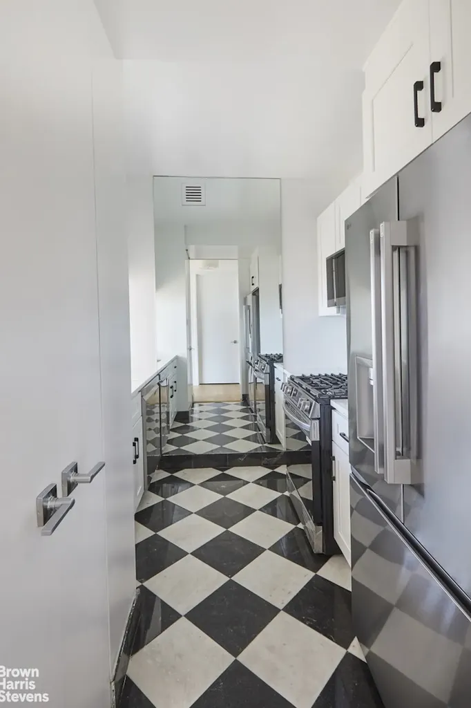 250 E 54th Street New York City NY 10022