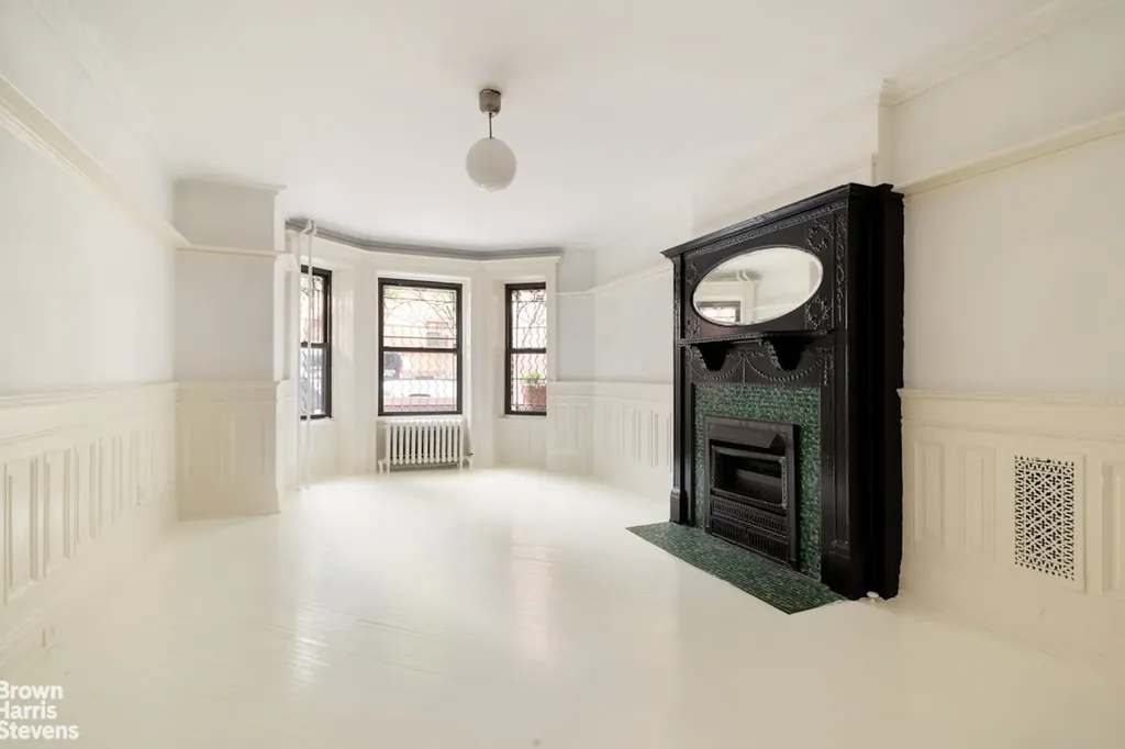 233 Decatur Street New York City NY 11233