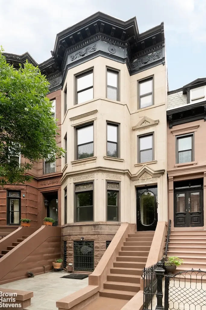 233 Decatur Street New York City NY 11233
