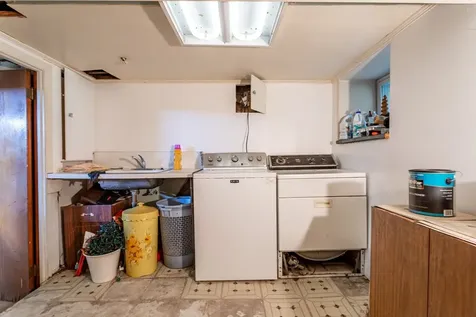 65-26 38th Avenue New York City NY 11377
