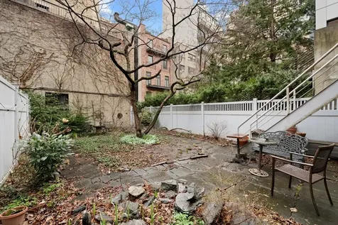 325 W 22nd Street New York City NY 10011