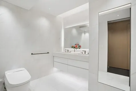 721 5th Avenue New York City NY 10022