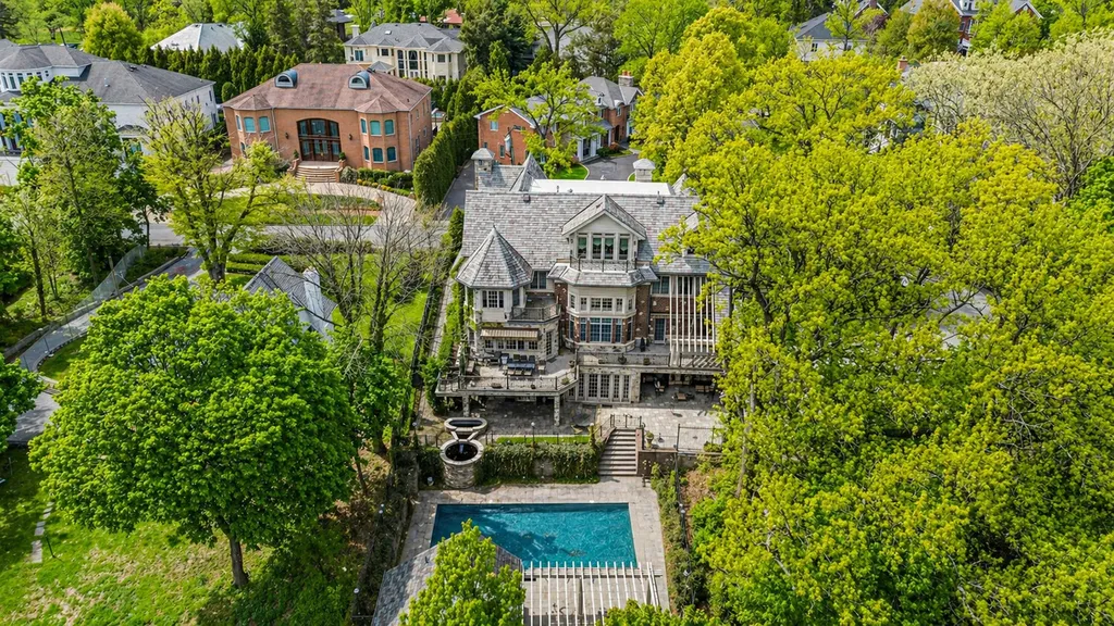 125 Benedict Road New York City NY 10304